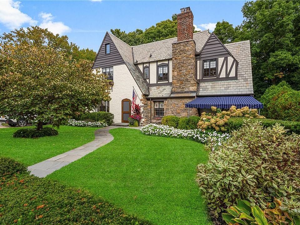 1st image of 7 Glen Eagles Drive