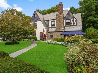 7 Glen Eagles Dr, Larchmont, NY 10538