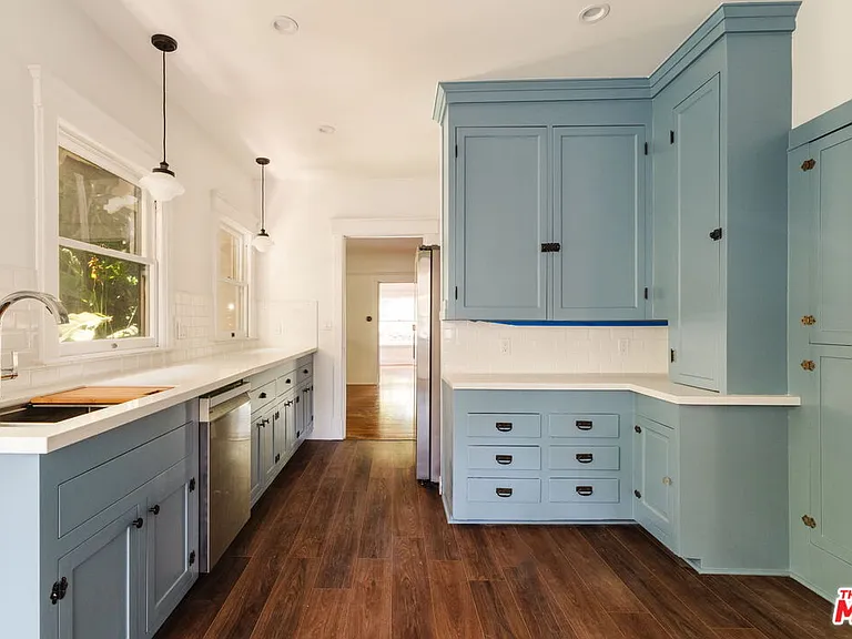 2170 W 24th St — Photo 11