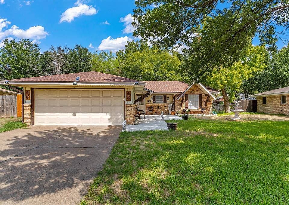 1st image of 210 Goerte Dr