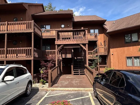 4062 E Eagle Bay Dr, Bloomington, IN 47401