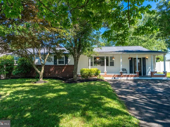 23 Maple Ave, Hatboro, PA 19040