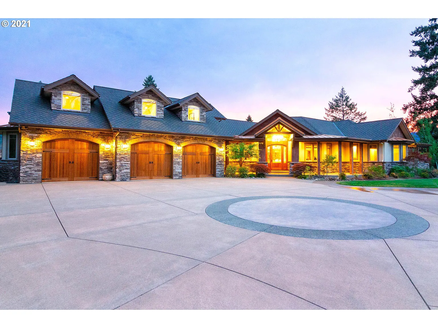 422 Jasmine Way photo 1