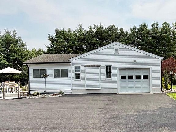 2nd image of 2291 Monmouth Rd