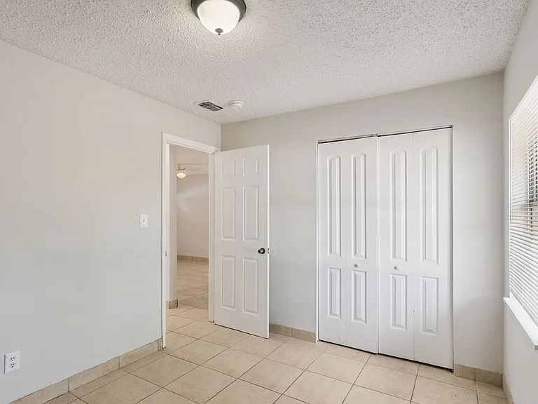 2853 Sanford Ave — Photo 6