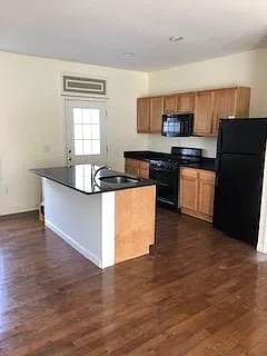 242 Urbana Way