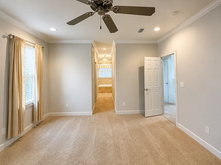 241 Inverrary Dr — Photo 14