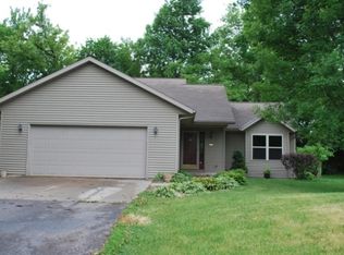 N2109 Lake Dr, Lodi, WI 53555