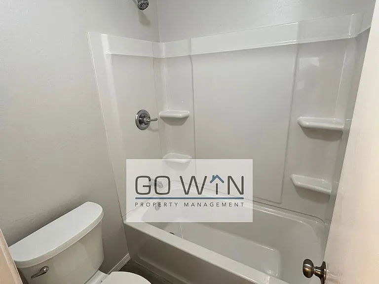 22 E Ingram St — Photo 7