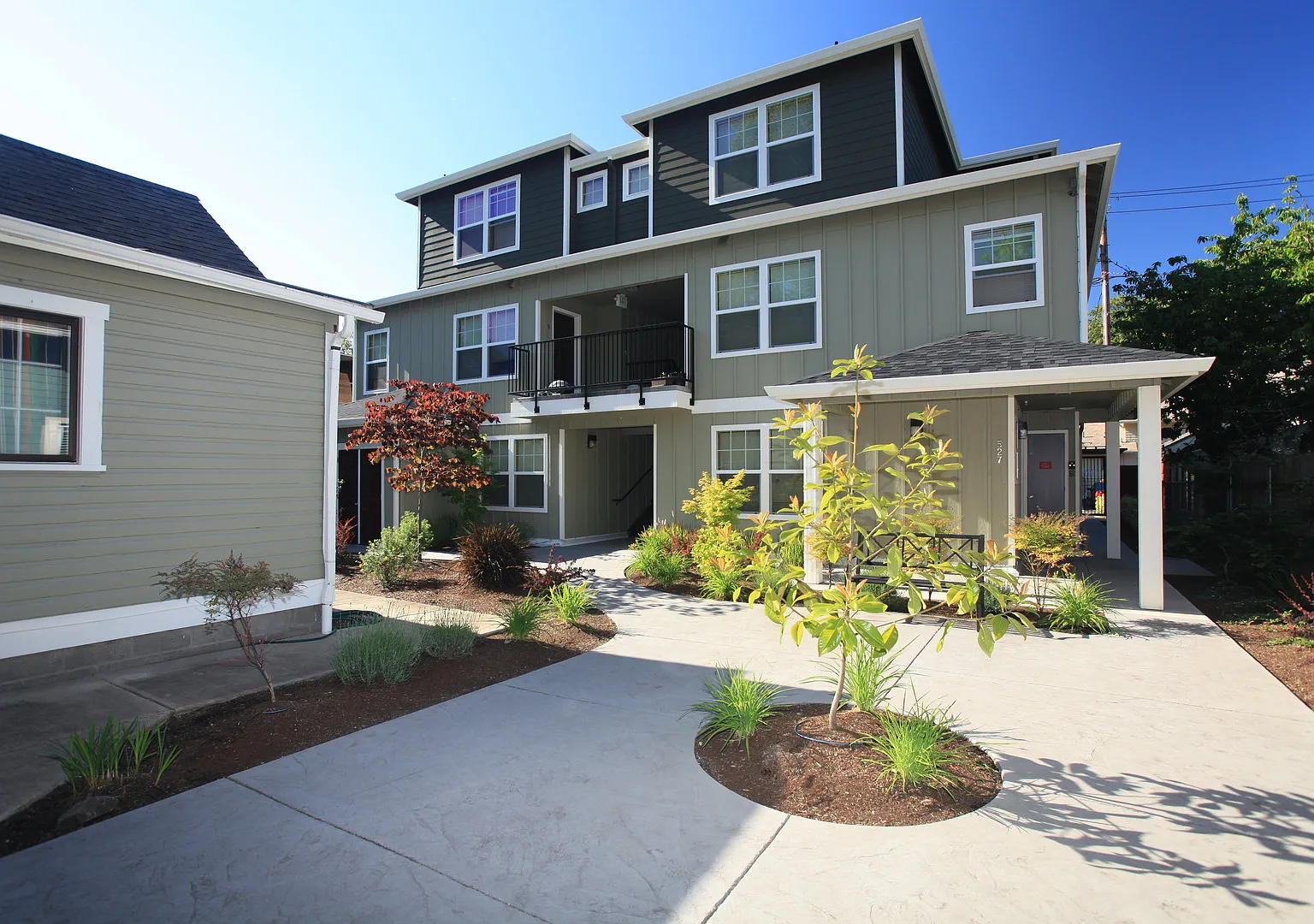 10th St. 11 Plex — Photo 1