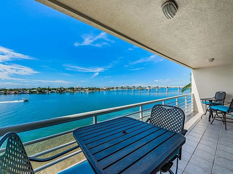 6083 Bahia Del Mar Cir #460 — Photo 24