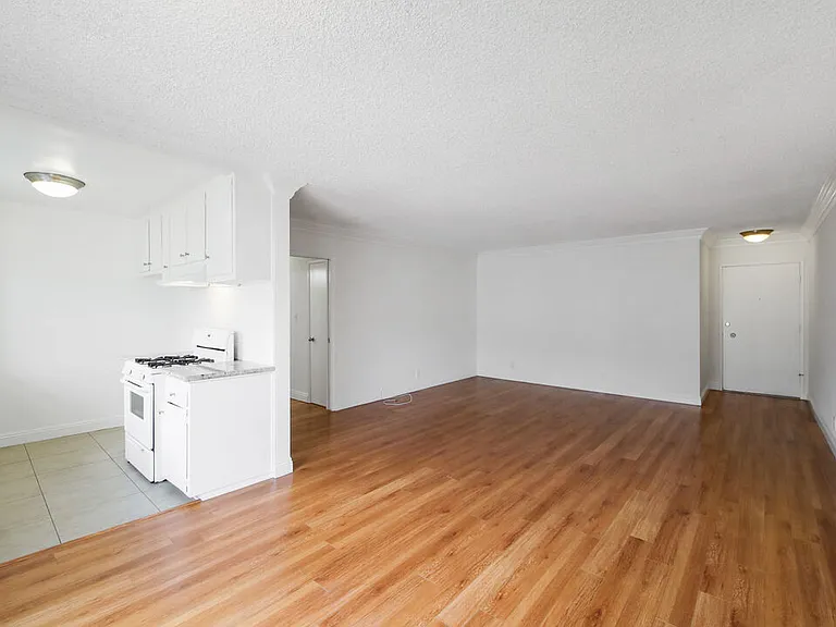 7548 Hampton Ave #205 — Photo 14