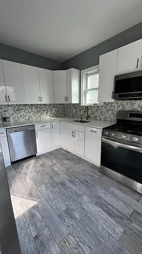 757 Thomas St #1 Photo 1
