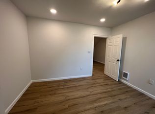 1203 Spruce St #4A, Philadelphia, PA 19107