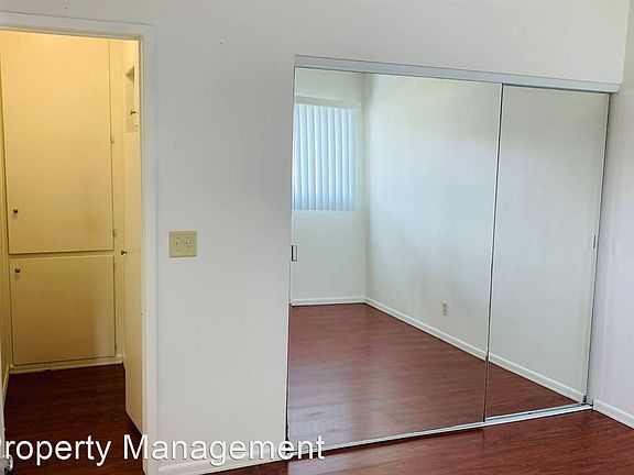 4th image of 9581 Alwood Ave #2