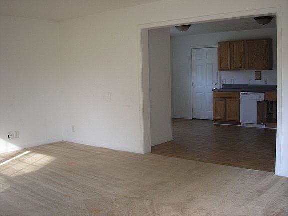 3rd image of 8 Lewis T Brantley Dr