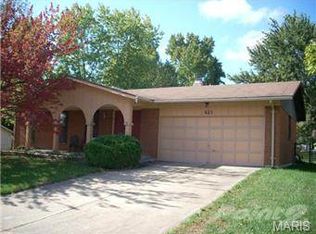 621 Watkins Glen Dr, Saint Charles, MO 63304