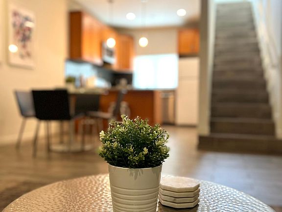 4th image of 1748 9th St #102