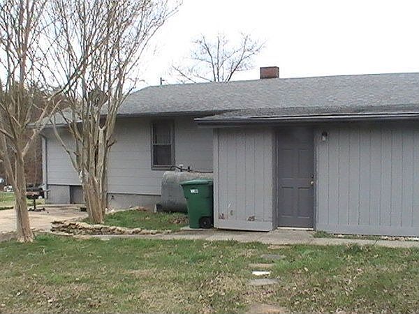 2nd image of 175 Oak Grove Ave