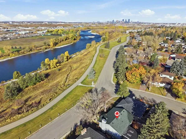 556 W Lysander Dr SE, Calgary, AB T2C 1L7