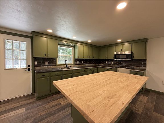4th image of 15176 Lyons Rd
