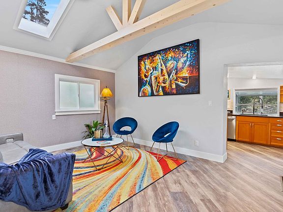 2nd image of 40 Escondido Pl