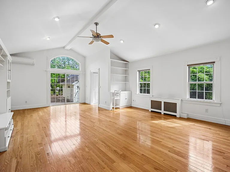 155 Sunset Ln — Photo 17