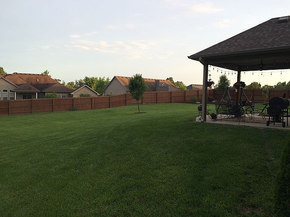 Privacy fence (pet friendly)