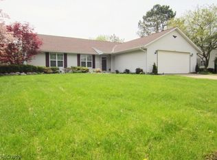 121 California Ave, Elyria, OH 44035