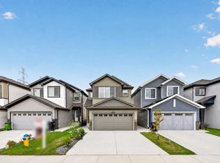 1676 27th St NW, Edmonton, AB T6T 0R6