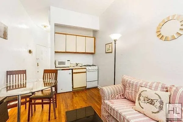 Rented by Highline Residential | media 2
