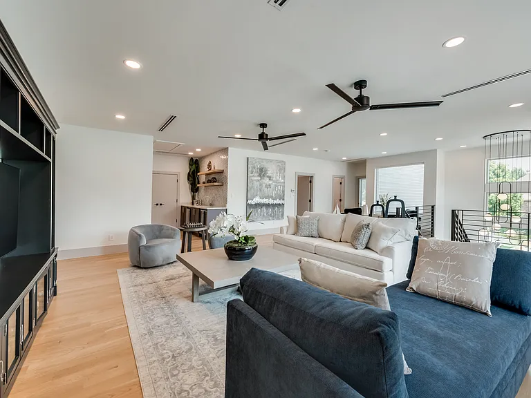 4528 W Amherst Ave — Photo 15