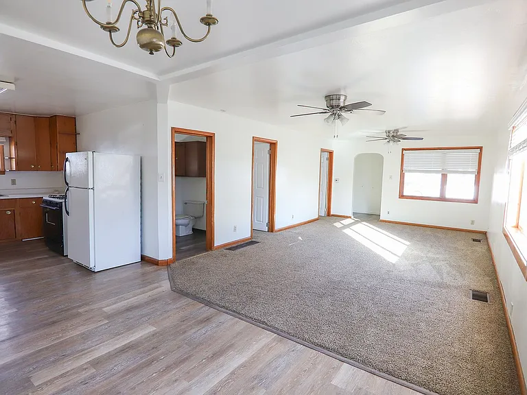 458 Park St — Photo 6
