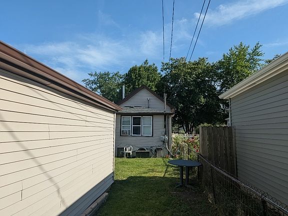 4th image of 2054 York St