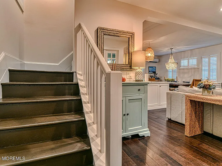 77 Asbury Ave — Photo 23