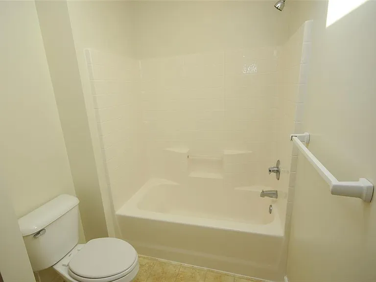 1101 Tenbury Pl — Photo 31