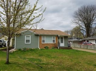 19 Leamer Ct, Iowa City, IA 52246