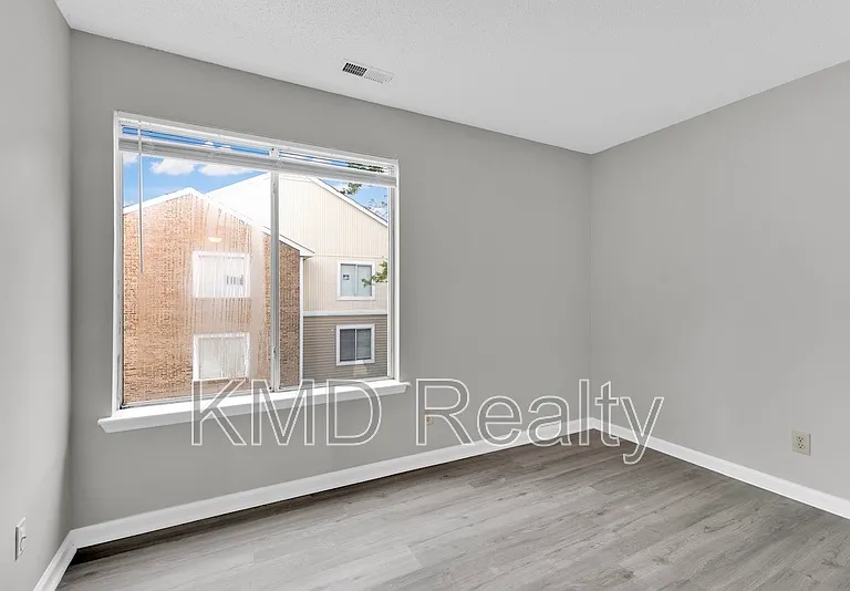 9531 University Terrace Dr #E — Photo 13