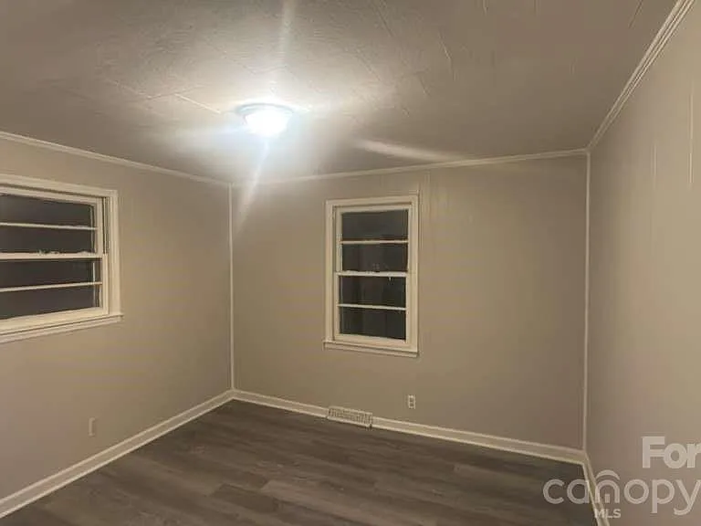 1140 Culp St — Photo 3