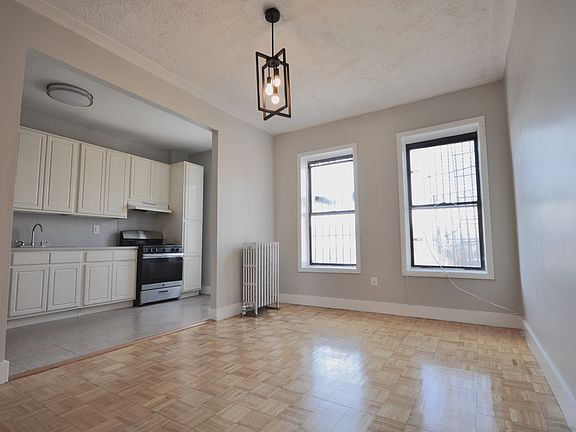 3rd image of 330 Albany Ave Floor 3