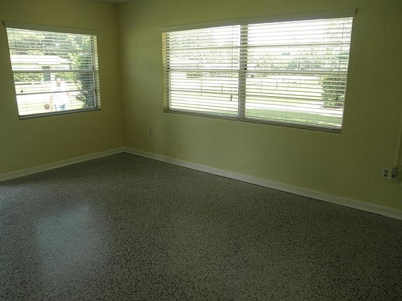 5th image of 709 Meadow St #709