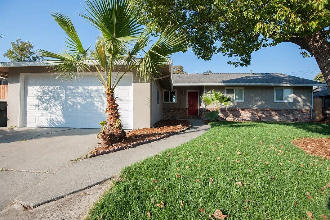2151 60th Ave photo 1