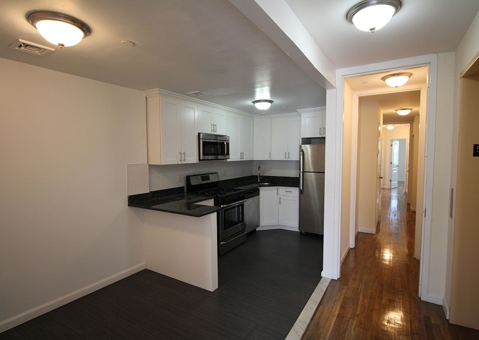 1st image of 902 Bedford Ave APT 5