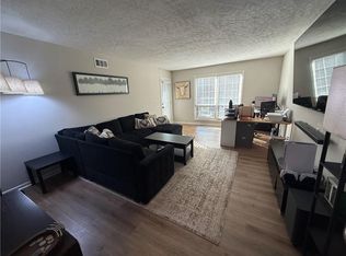 6851 Roswell Rd UNIT B13, Sandy Springs, GA 30328