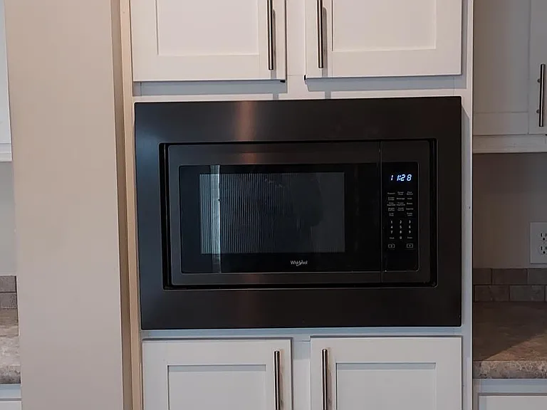6445 Hamlet Way — Photo 7