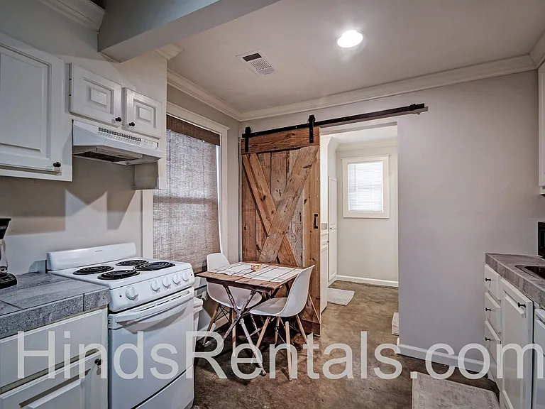 1142B Saint Ann St — Photo 10