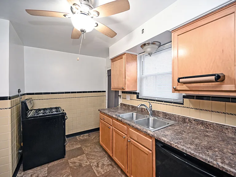 7552 Montgomery Rd #1A — Photo 12