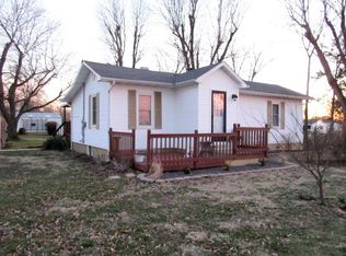 1719 Harlan Rd, Mount Vernon, IL 62864