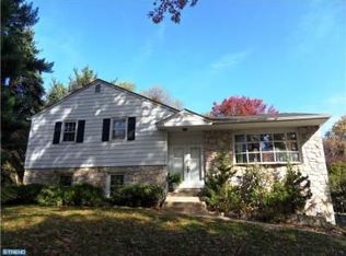 505 Newell Dr, Huntingdon Valley, PA 19006