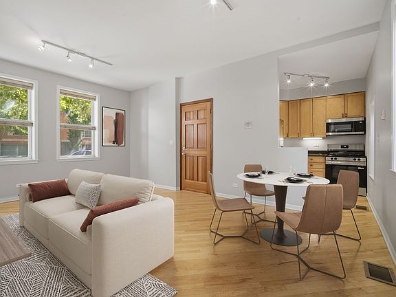 5th image of 1800 W Superior St APT 1N